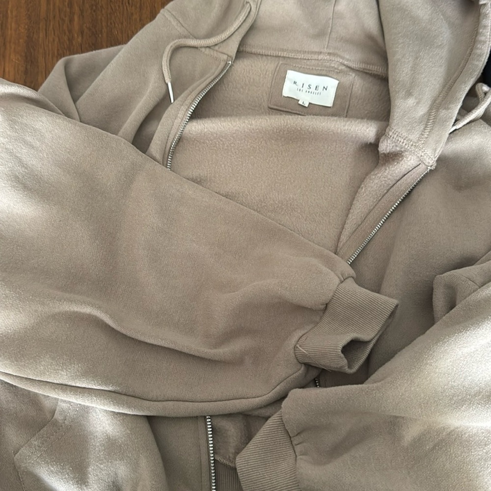 Risen sweatshirt